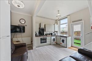 KITCHEN LOUNGE 1