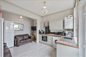 KITCHEN LOUNGE 2