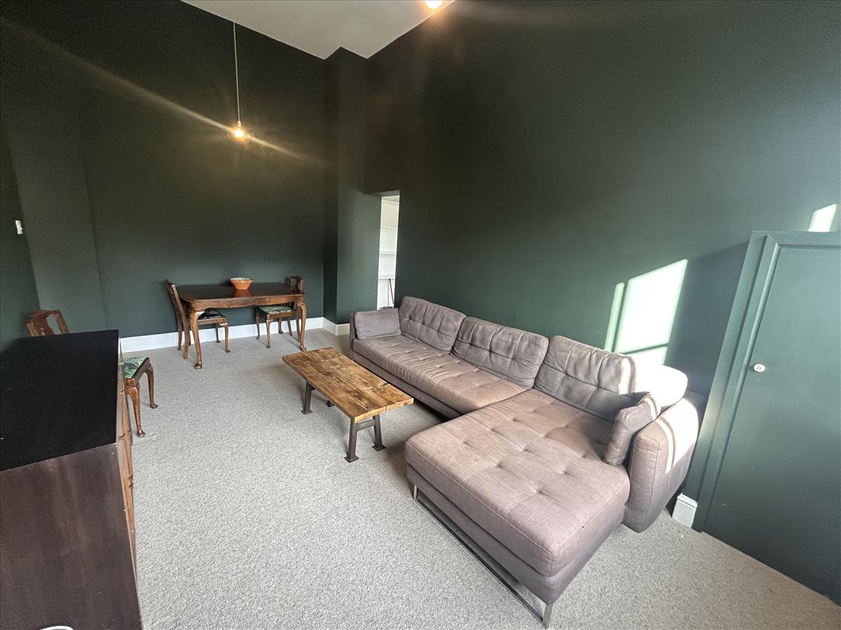 Living Space i