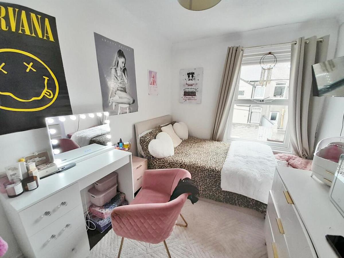 Bedroom2