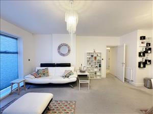 Living area 2