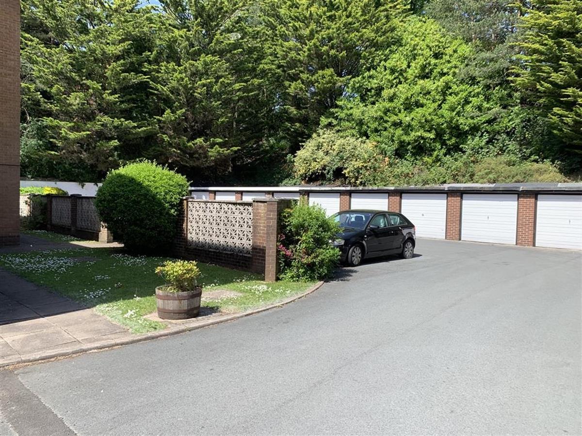 Communal garage