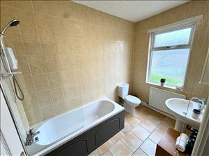 41 Robert Street Bathroom
