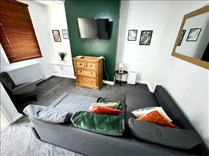 41 Robert Street Living Room