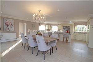 Kitchen Dining Area
