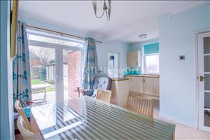 CLIVE ROAD DINING ROOM 2