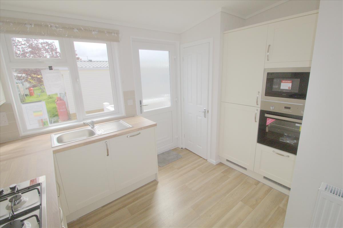 Kitchen Additional View