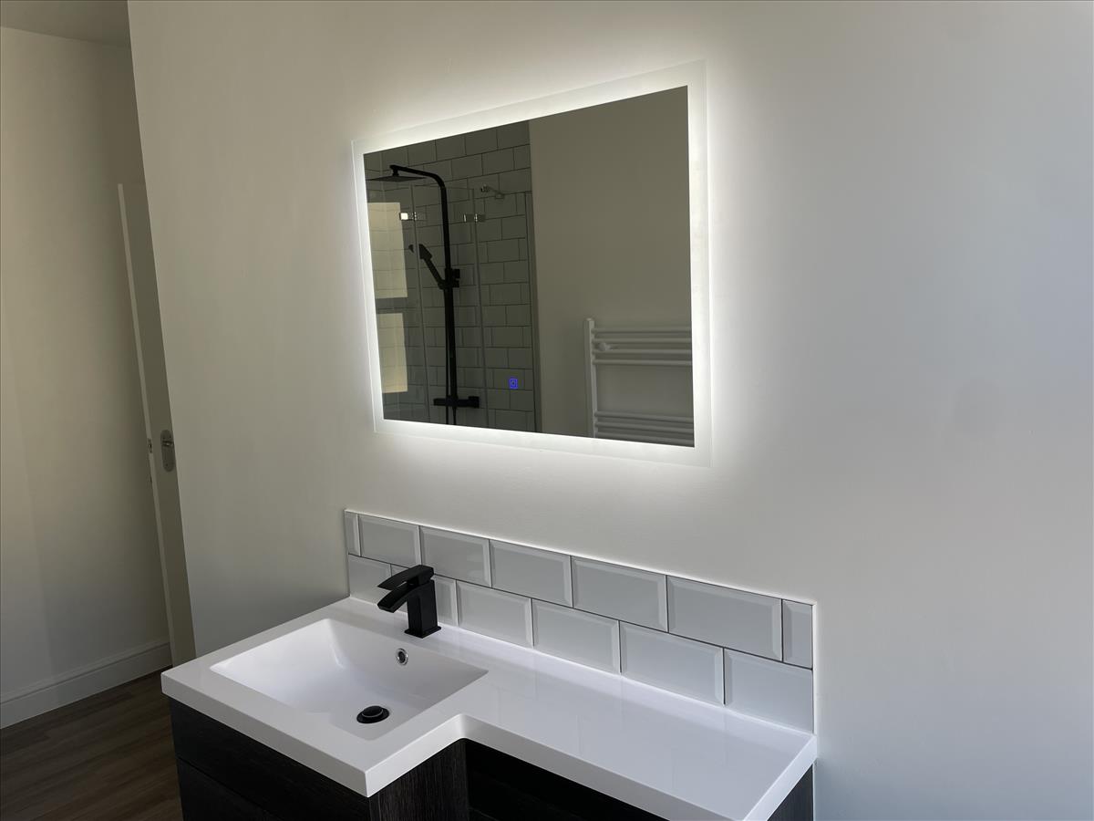 Bathroom feature