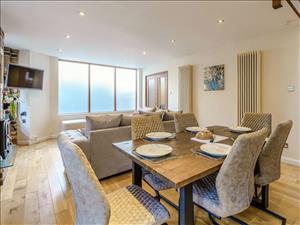 Lounge Dining 2
