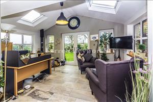 Sitting Room image 2