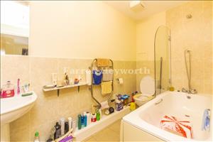 Bathroom image 2