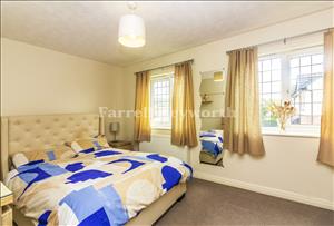 Bedroom 1 image 2