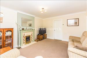 Lounge image 2