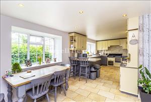 Kitchen dining room