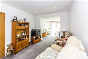 Lounge image 3