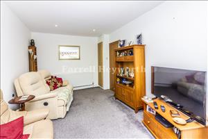 Lounge image 4