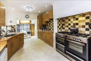 Kitchen image 2