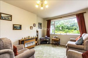 Lounge image 2