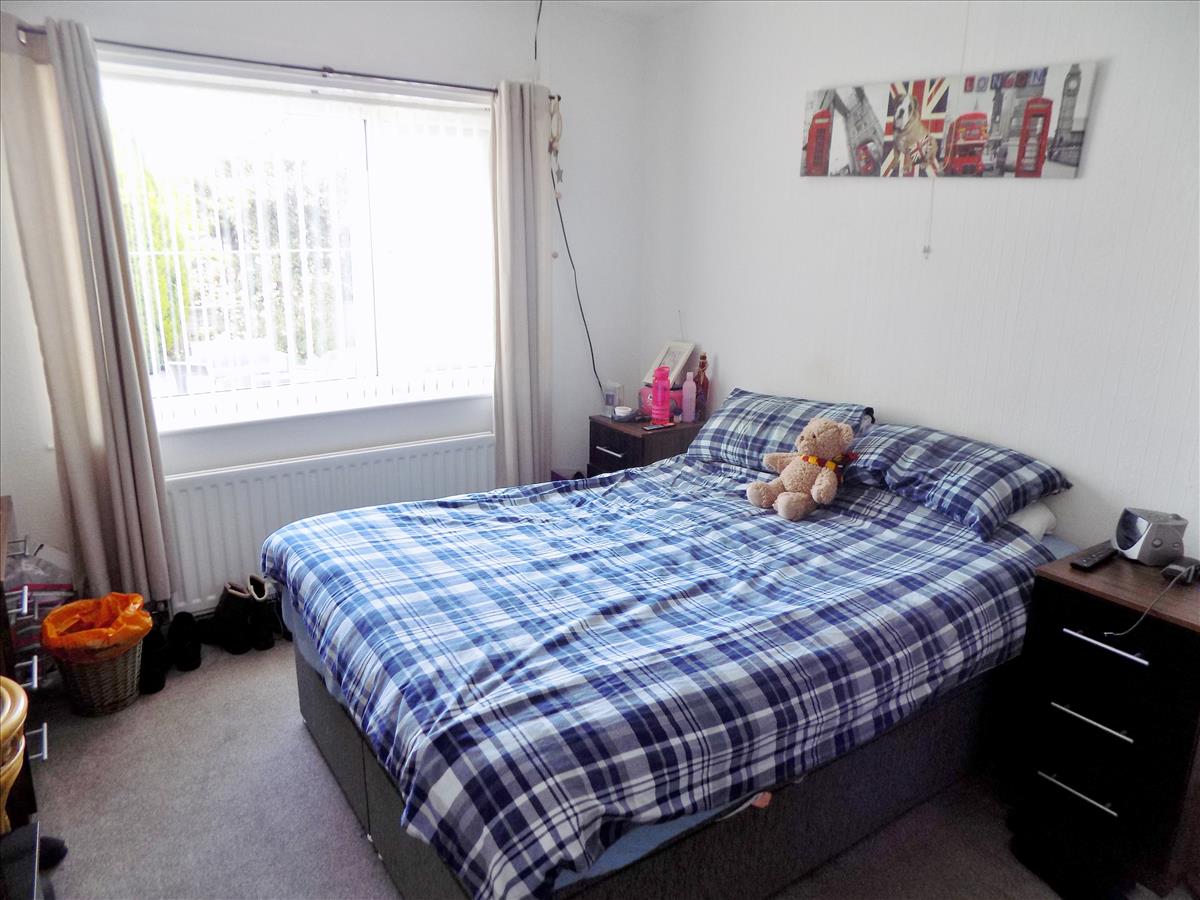 Altham Road Main Bedroom