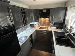 Kitchen Pic 1