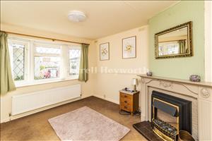 Lounge image 2
