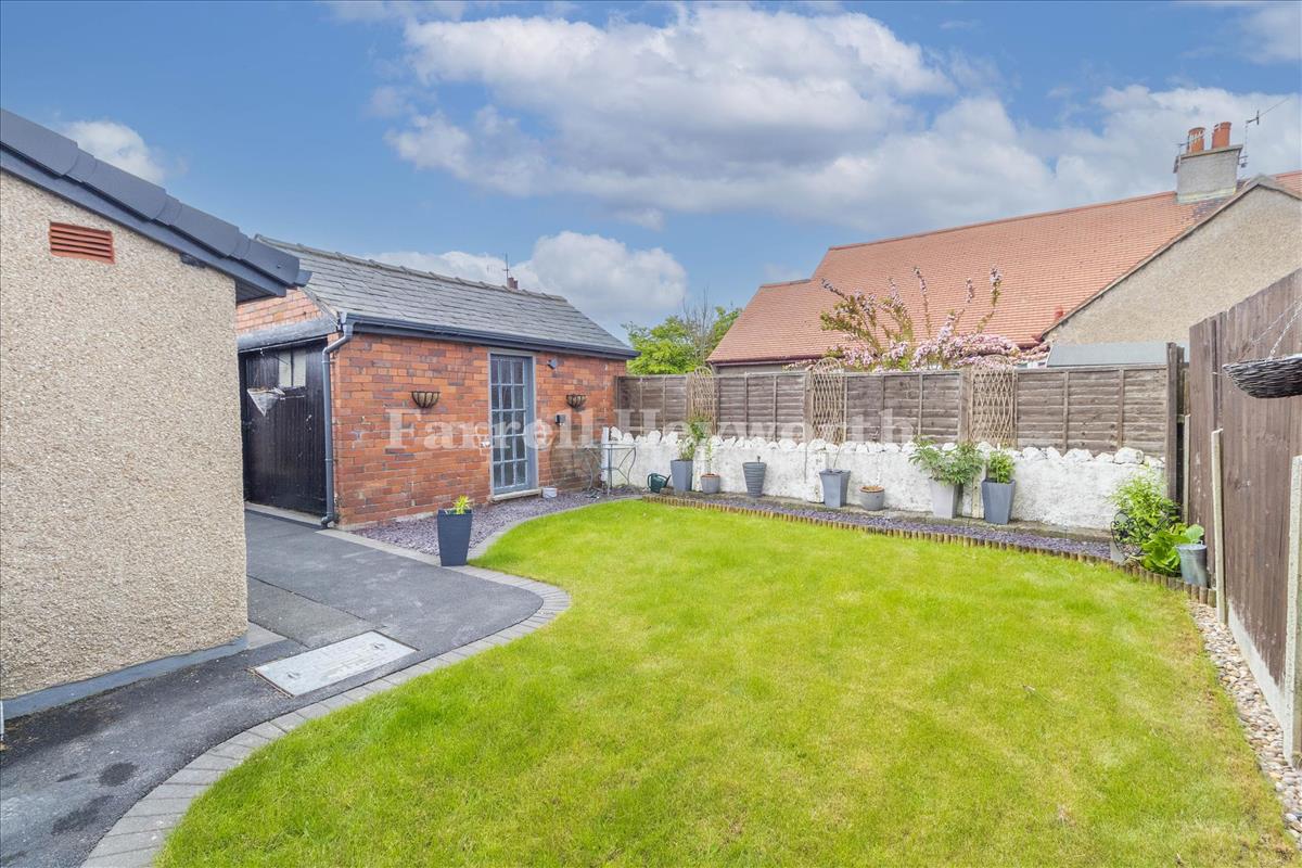 Rear Flat Garden View 3