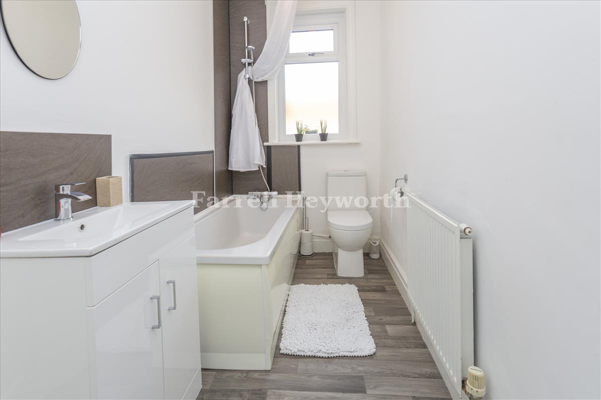 Rear Flat Bathroom