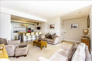 Lounge kitchen