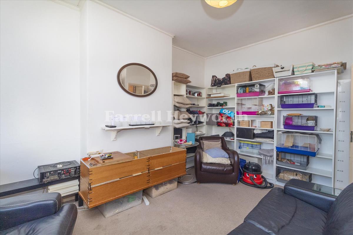 Flat 21a Lounge view 3