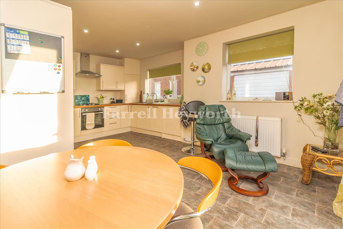 Kitchen Diner image 2