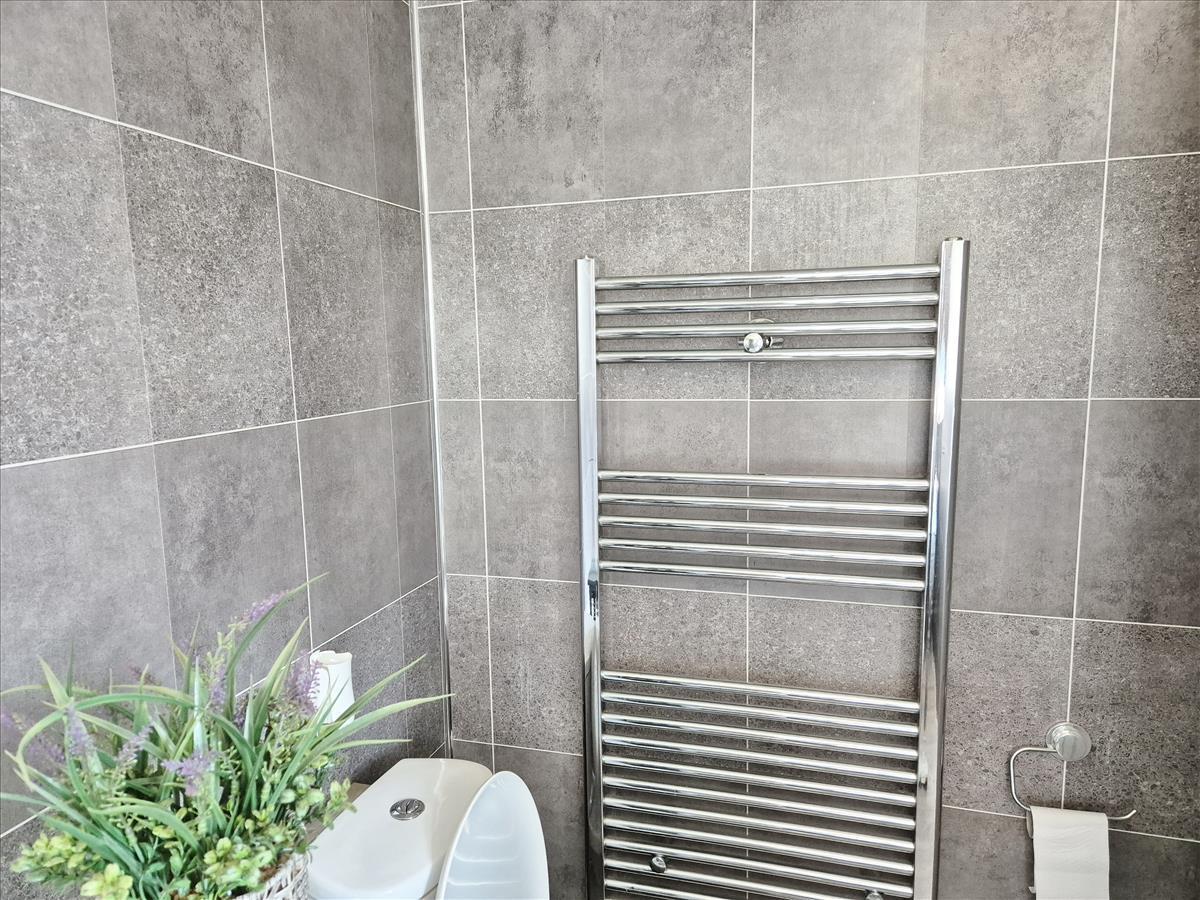 Pine Street Heated Towel Rail