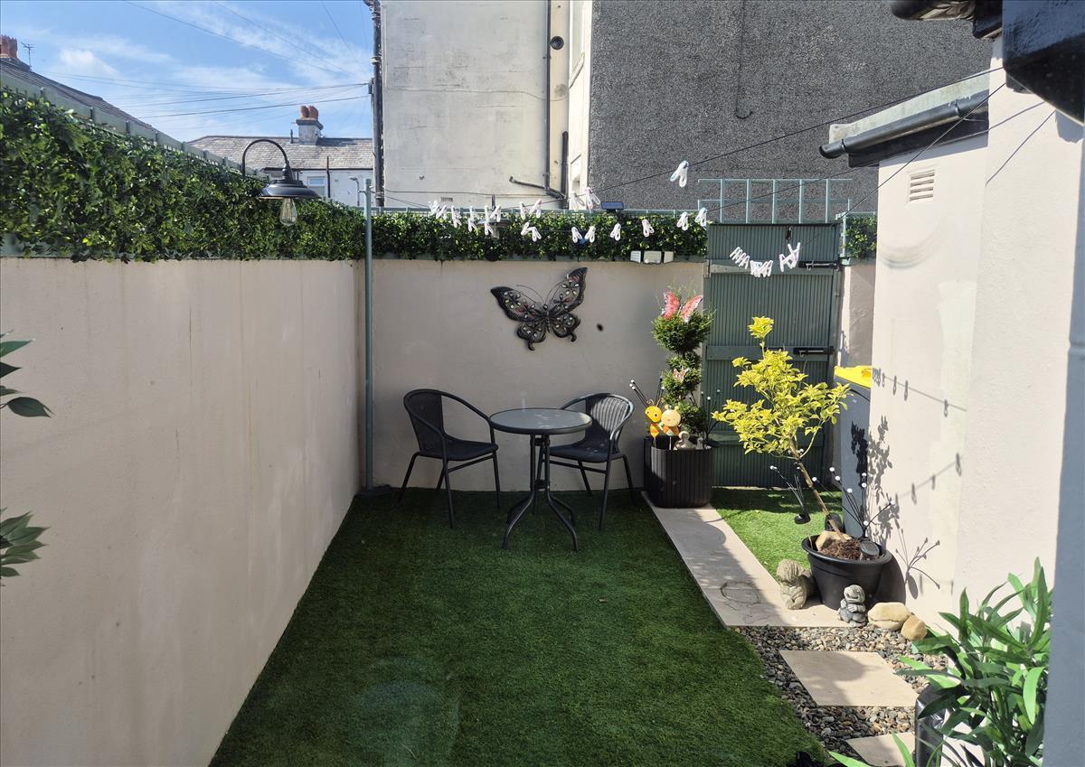 Pine Street Rear Yard