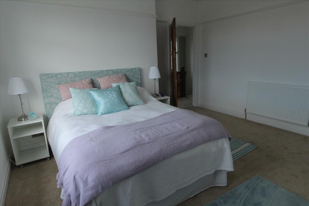 12 hillmount fron t bedroom 2
