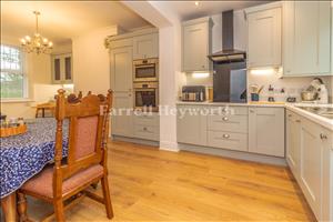 Kitchen Diner image 3