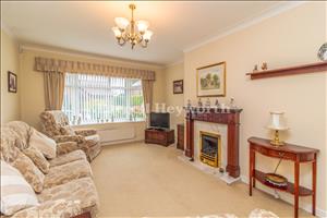 Lounge image 3