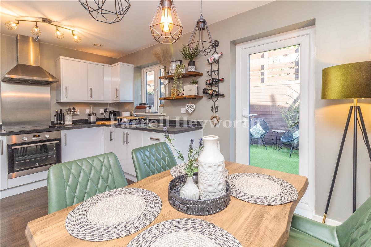 Kitchen Diner image 2