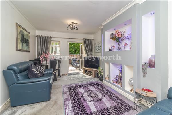 Lounge Diner image 2