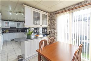 Kitchen Diner 2