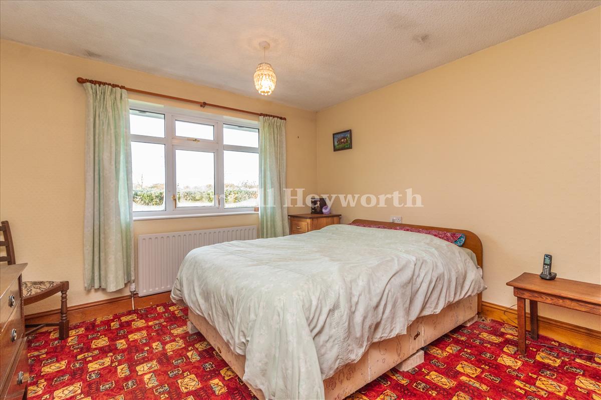 Front Double Bedroom image 3