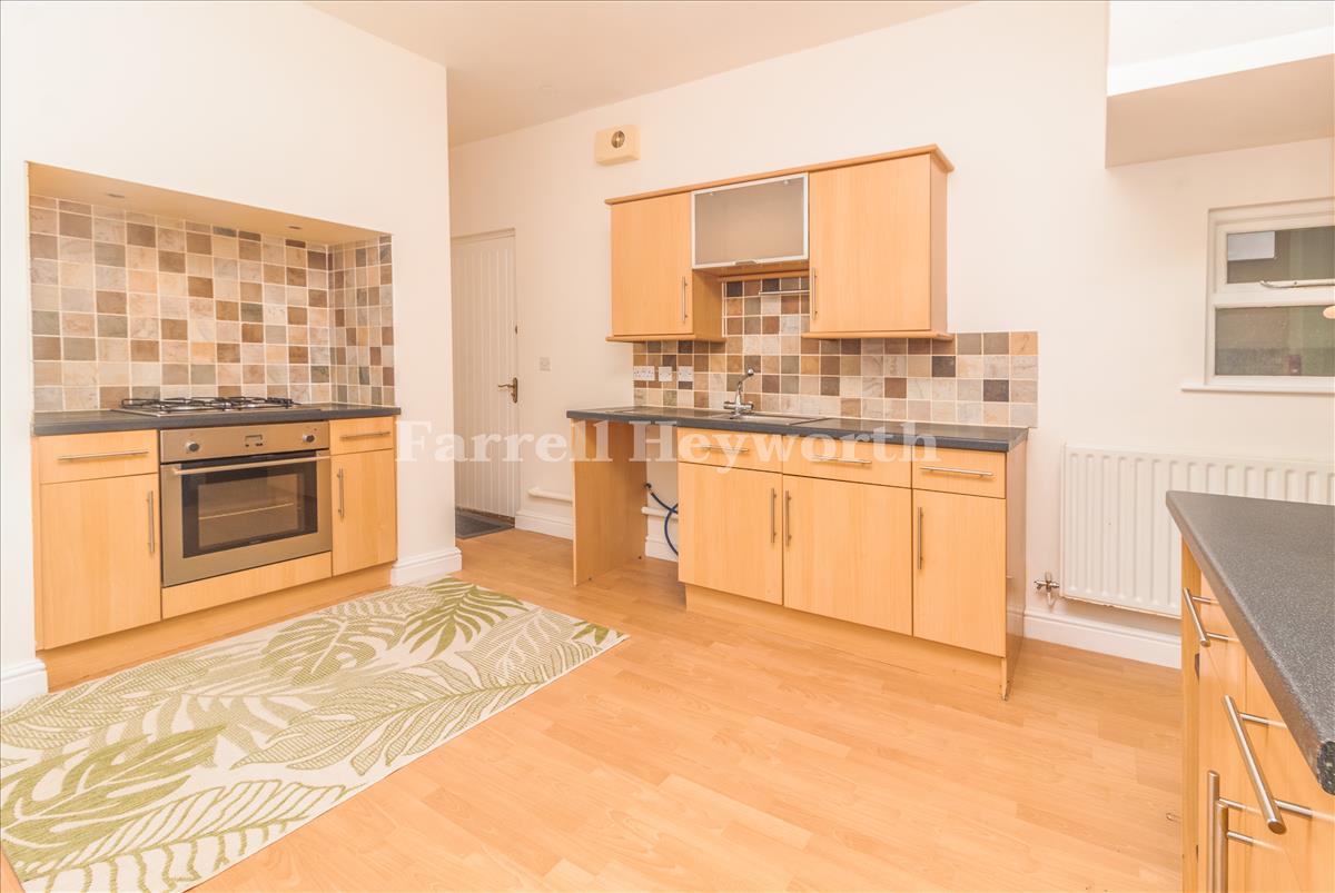 Kitchen Diner image 2