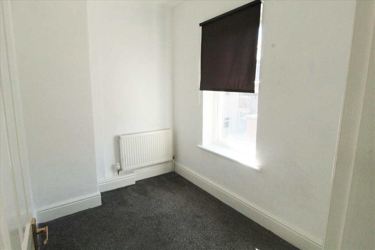 Harrington Rd Small bedroom