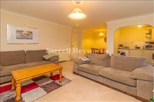 Lounge image 2