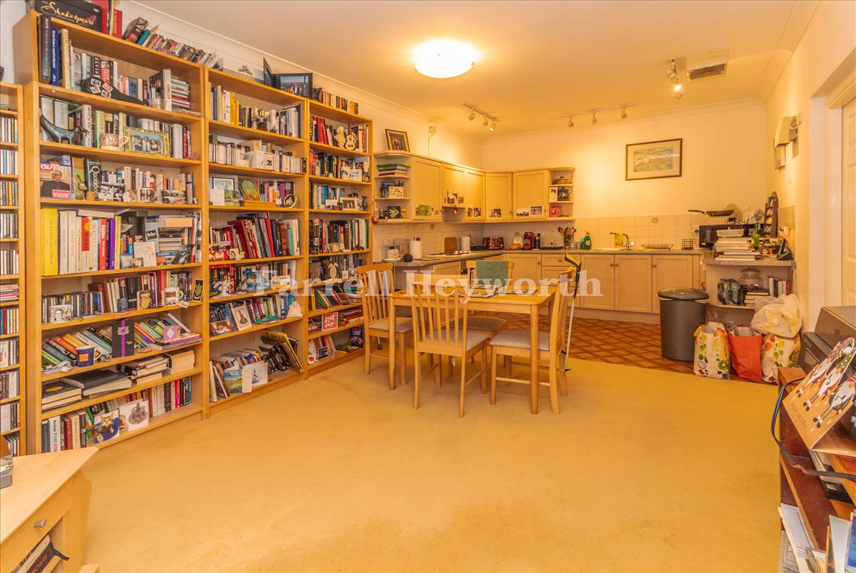 Kitchen Diner image 2