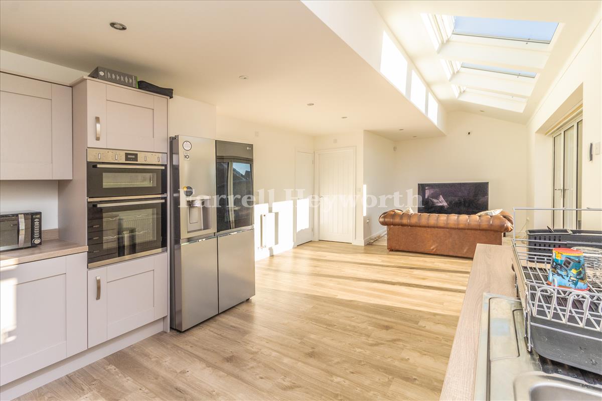 Kitchen Diner image 2