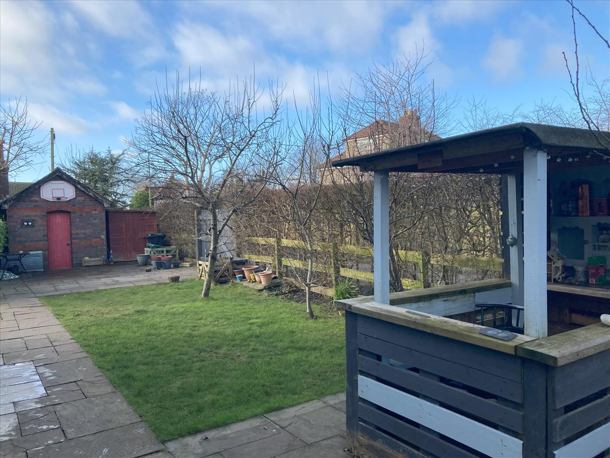 Station House Garden And Bar