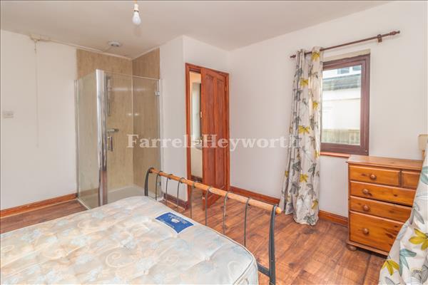 Bedroom 1 image 2