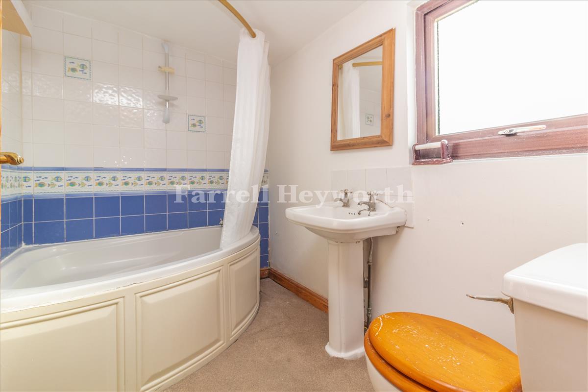 En Suite Bedroom 7