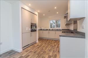 Kitchen image 3