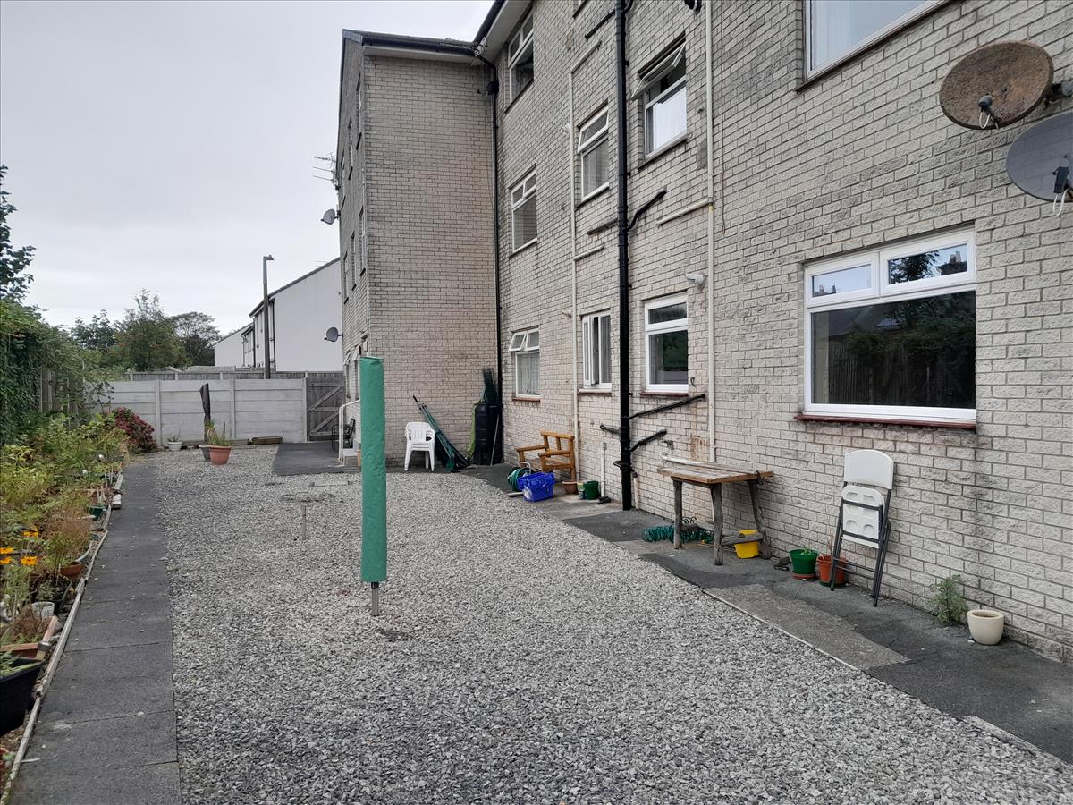 Primrose Rear Gardens