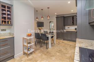 Kitchen image 4